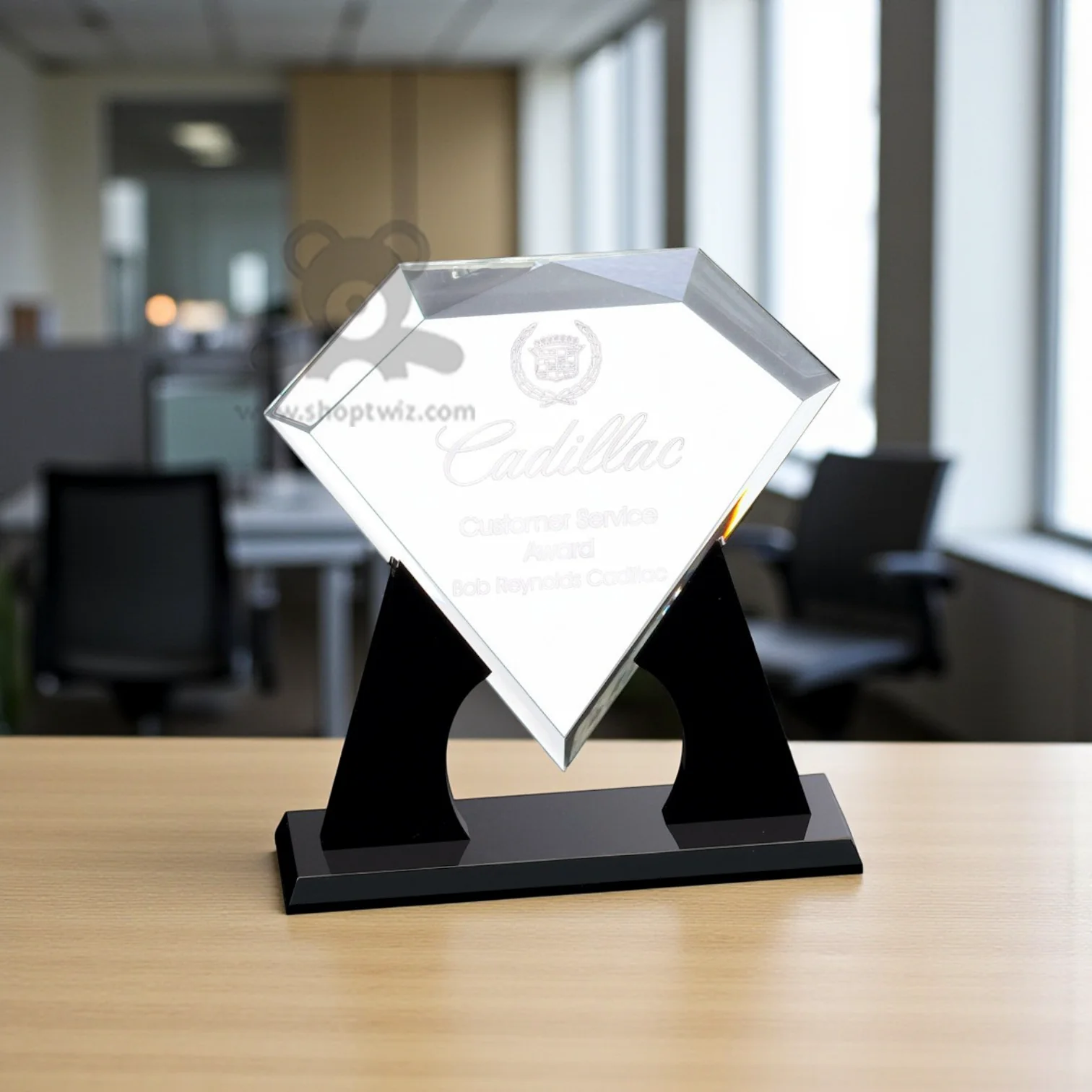 ShopTwiz Customized Diamond-Shaped Trophy – Personalized Logo & Name Corporate Gift - Image 3